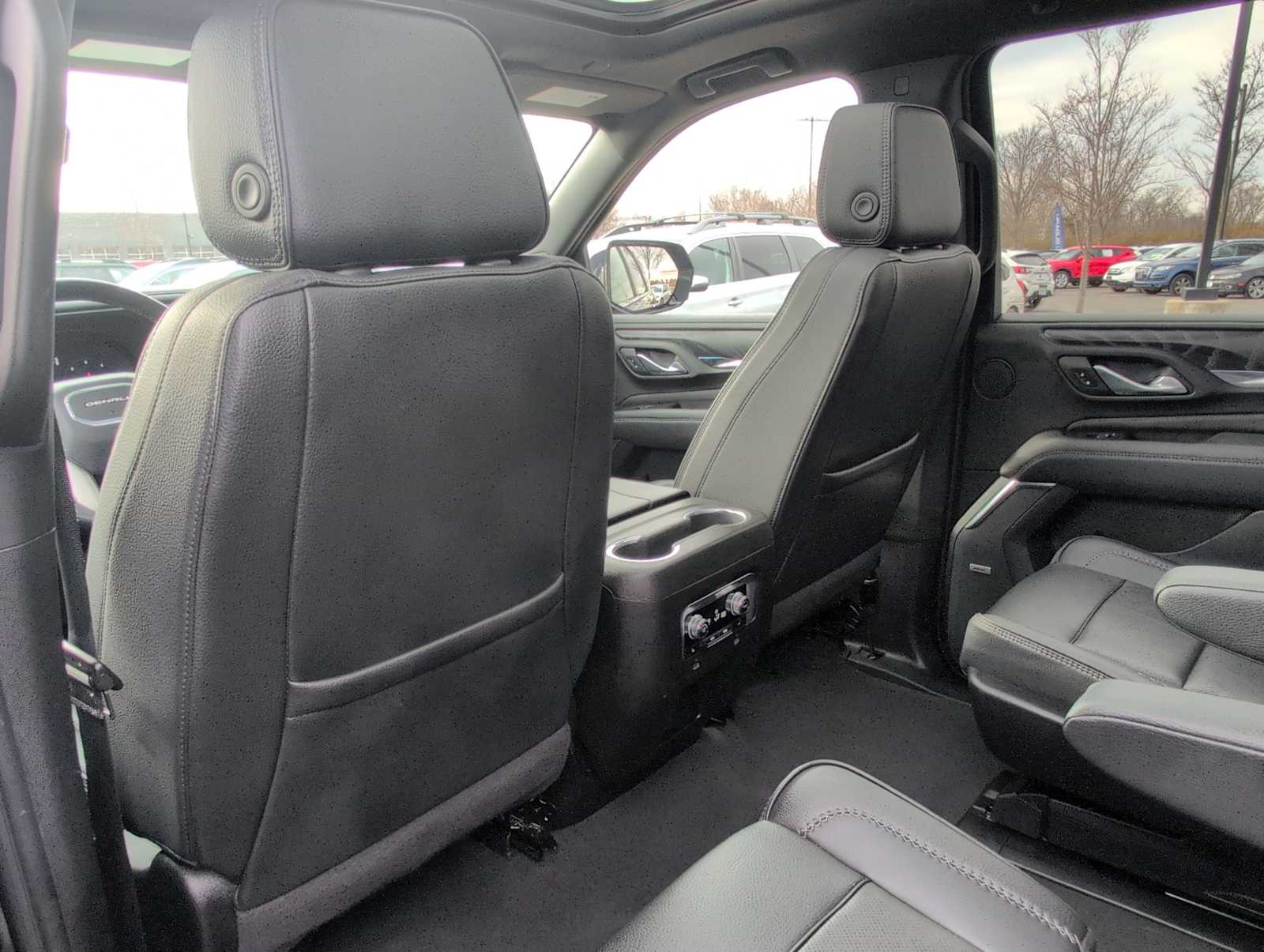 Thumbnail: 2024 GMC Yukon XL - 19