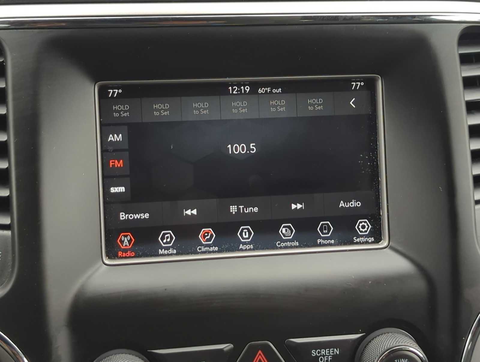 Thumbnail: 2021 Jeep Grand Cherokee - 29