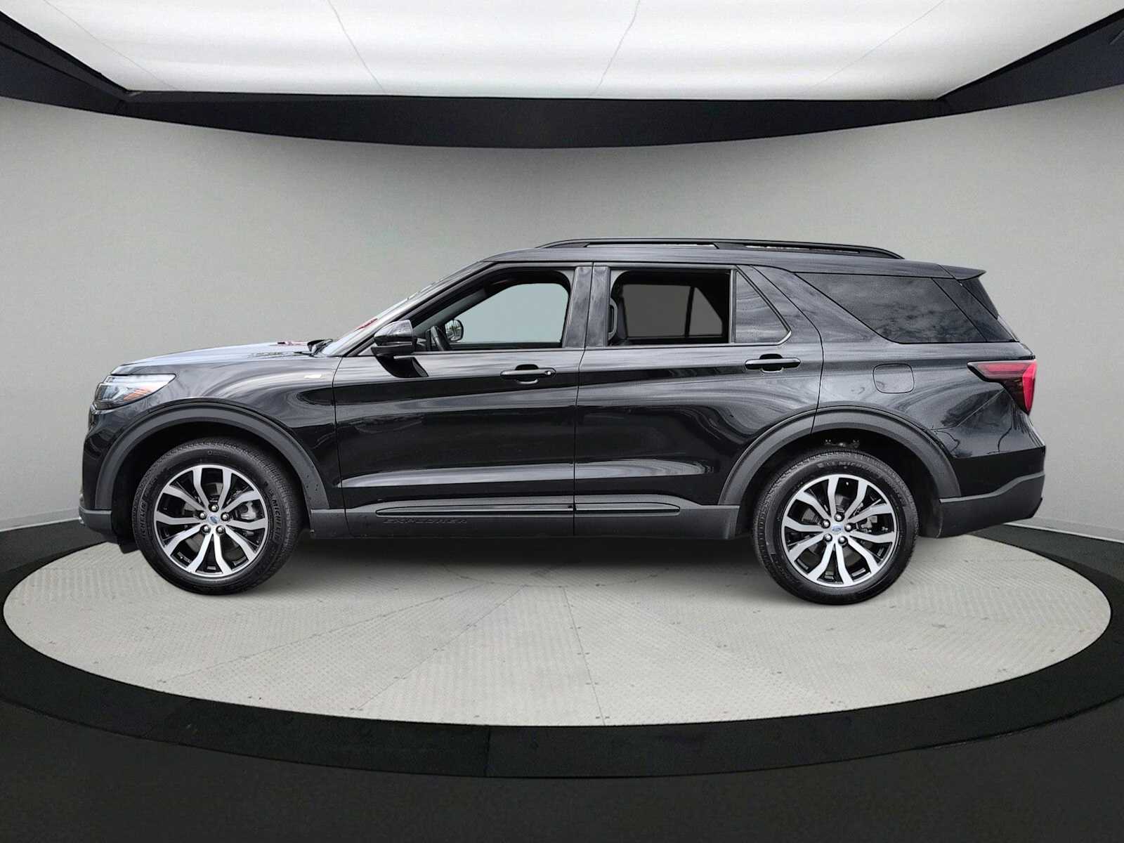 Thumbnail: 2025 Ford Explorer - 5