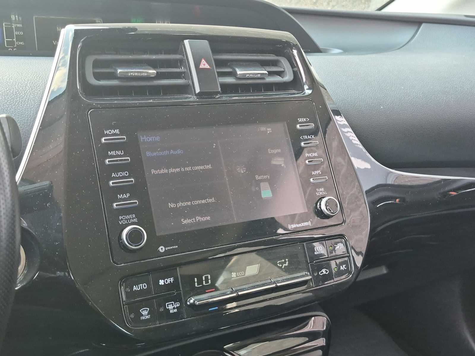 2022 Toyota Prius L Eco - Photo 26