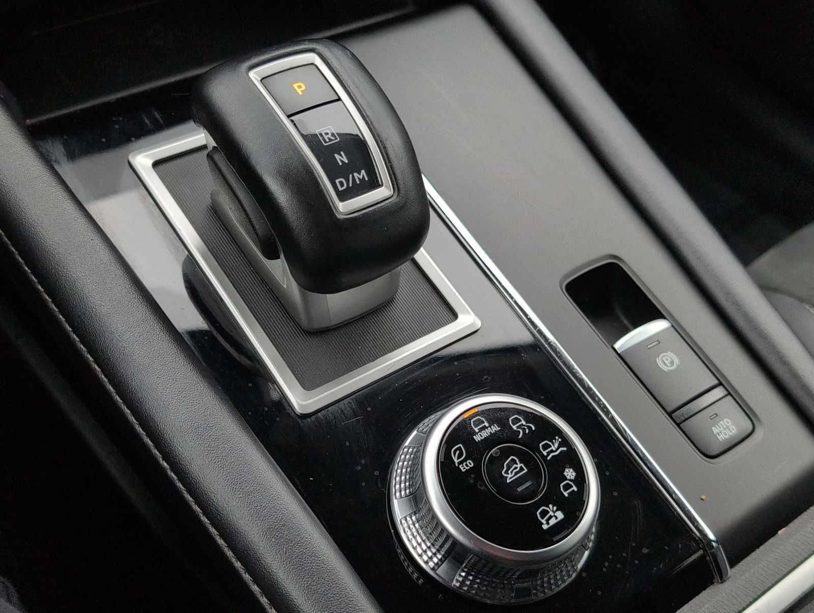 Thumbnail: 2024 Mitsubishi Outlander - 31