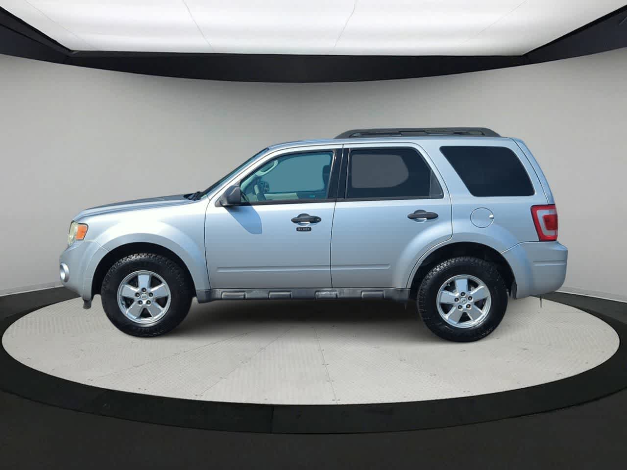 Thumbnail: 2010 Ford Escape - 4