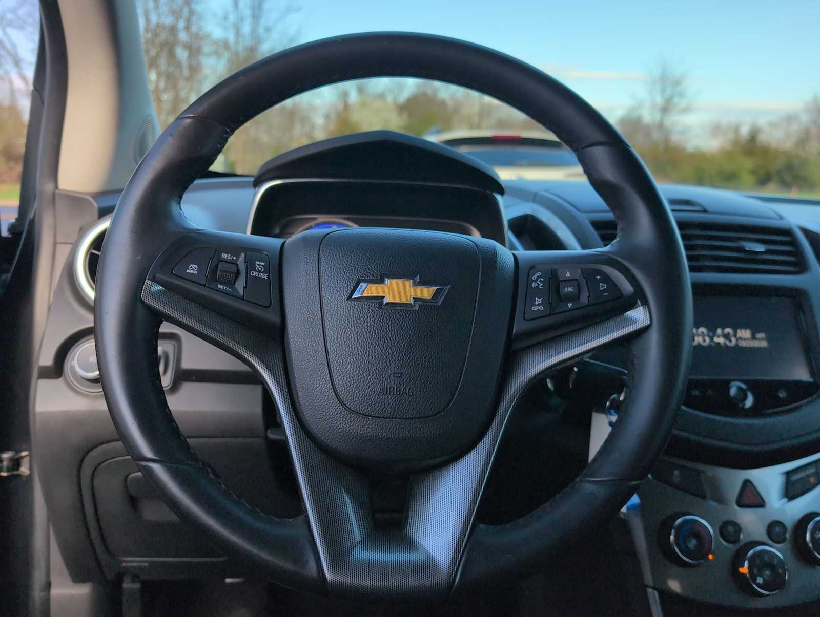 Thumbnail: 2015 Chevrolet Trax - 23