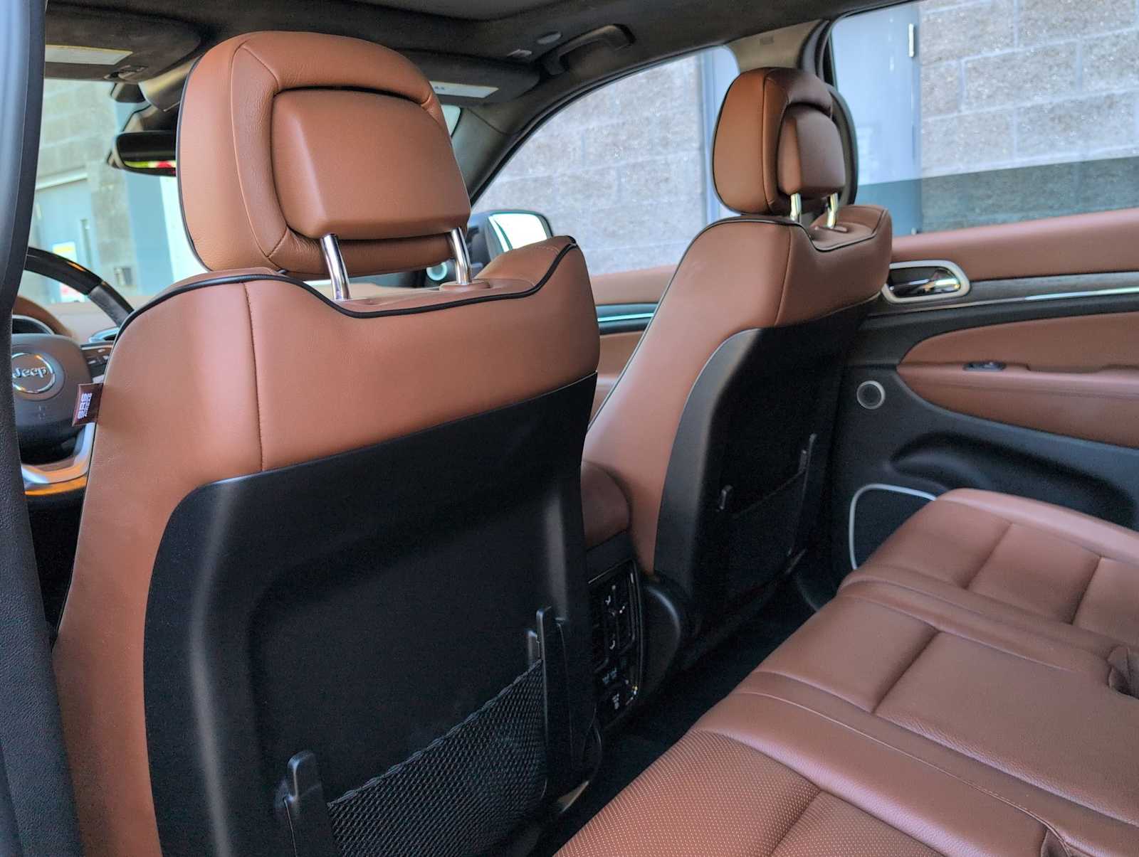 Thumbnail: 2020 Jeep Grand Cherokee - 18