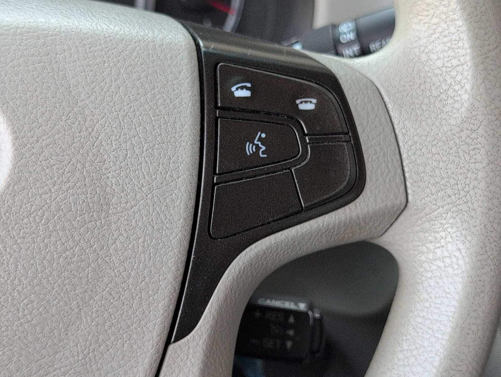 Thumbnail: 2014 Toyota Sienna - 23