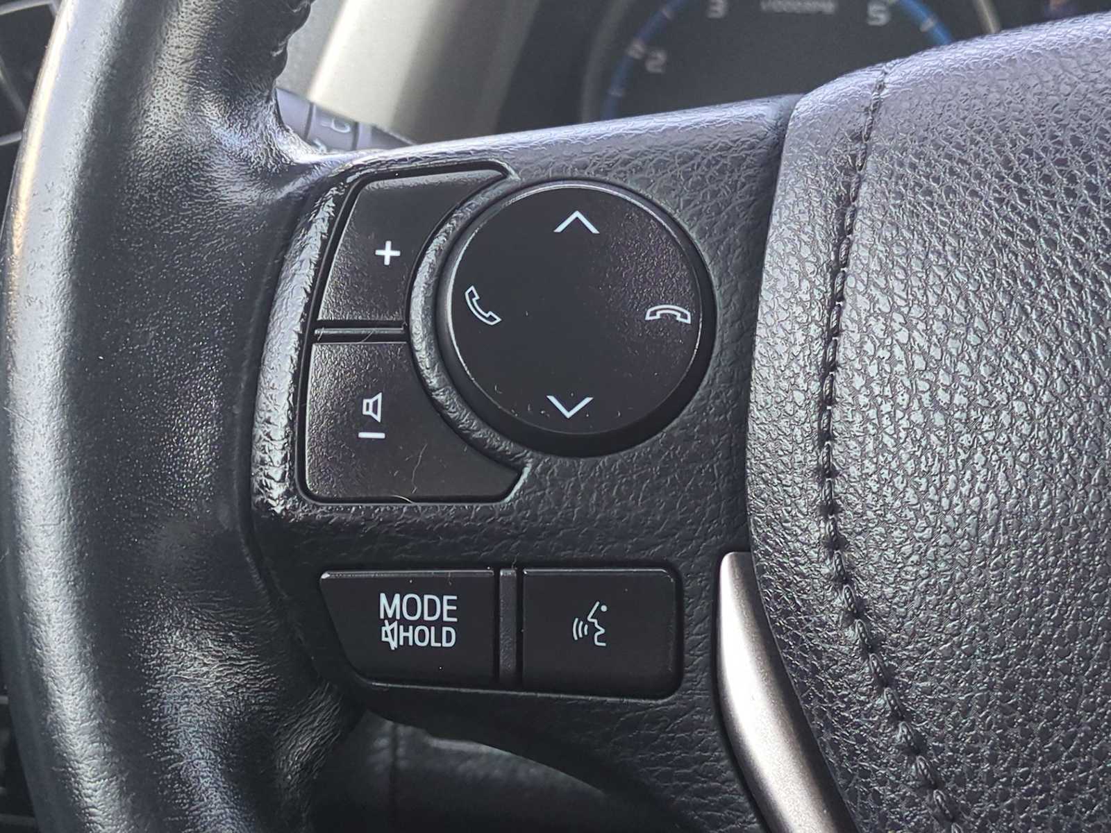 Thumbnail: 2018 Toyota RAV4 - 25
