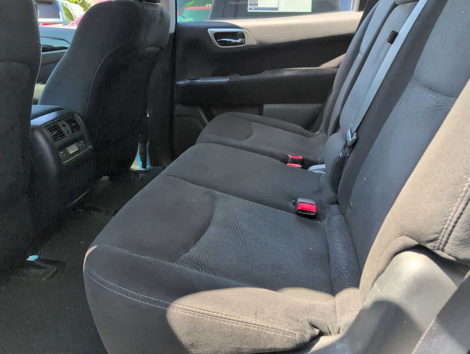 Thumbnail: 2014 Nissan Pathfinder - 19