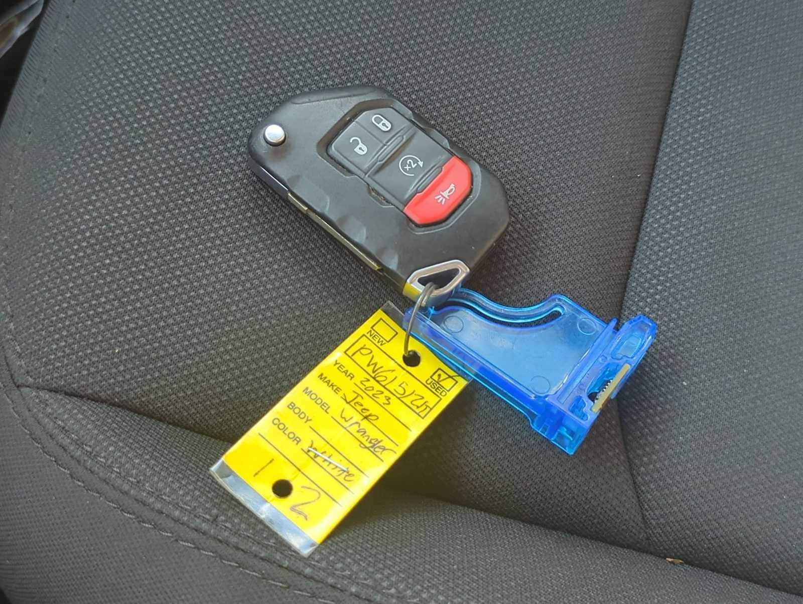 Thumbnail: 2023 Jeep Wrangler - 34