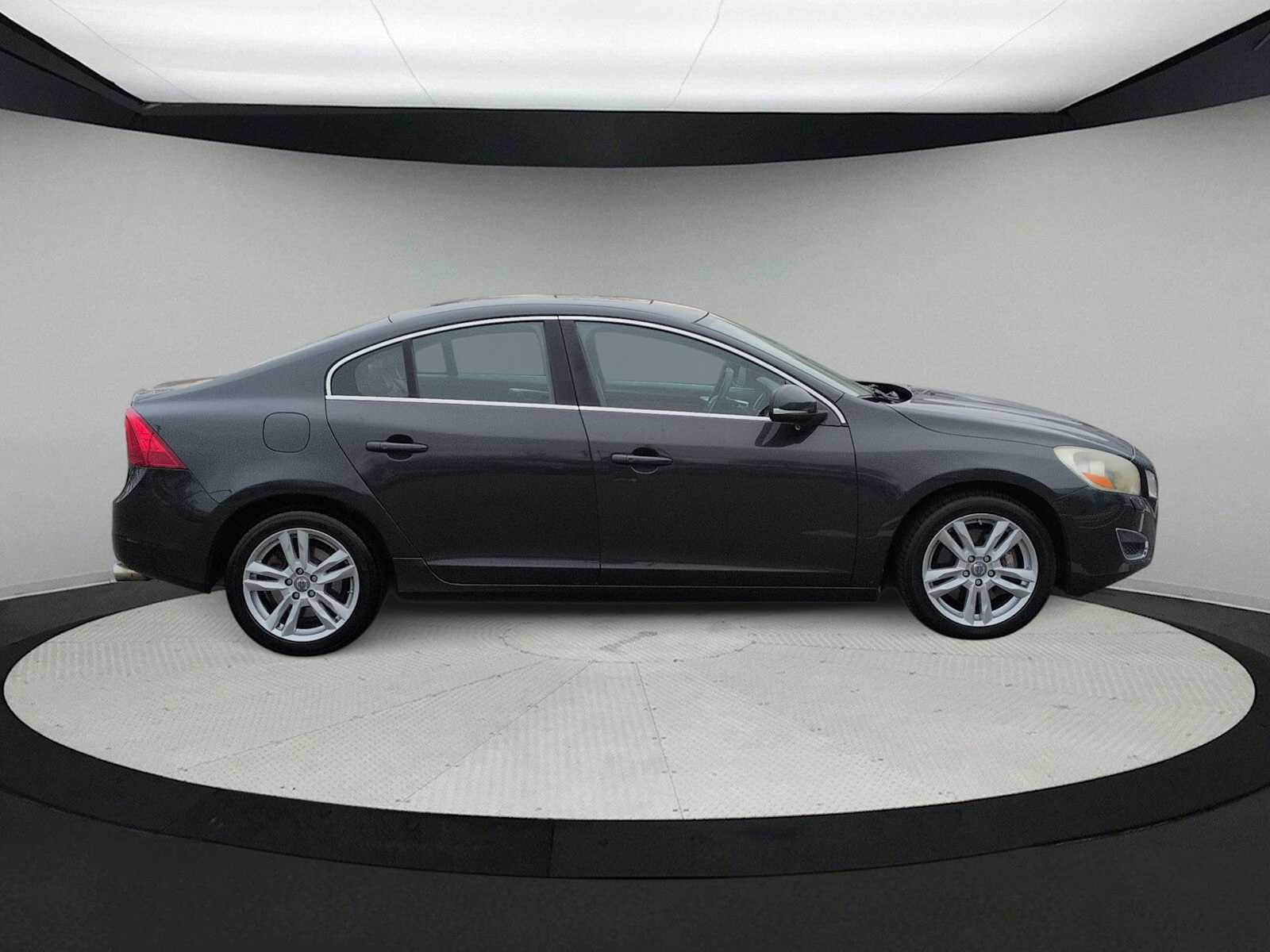 Thumbnail: 2013 Volvo S60 - 9