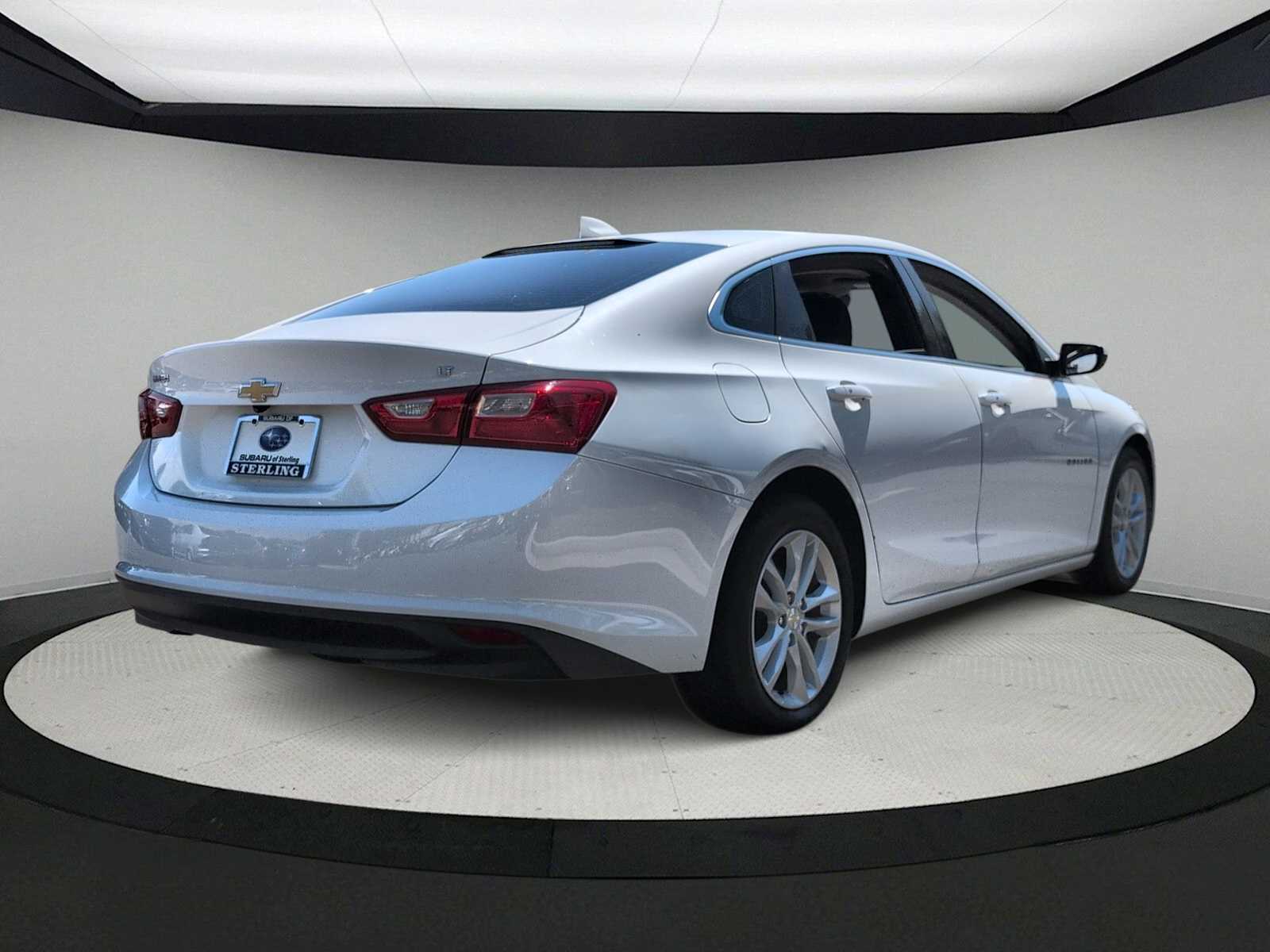 Thumbnail: 2016 Chevrolet Malibu - 8