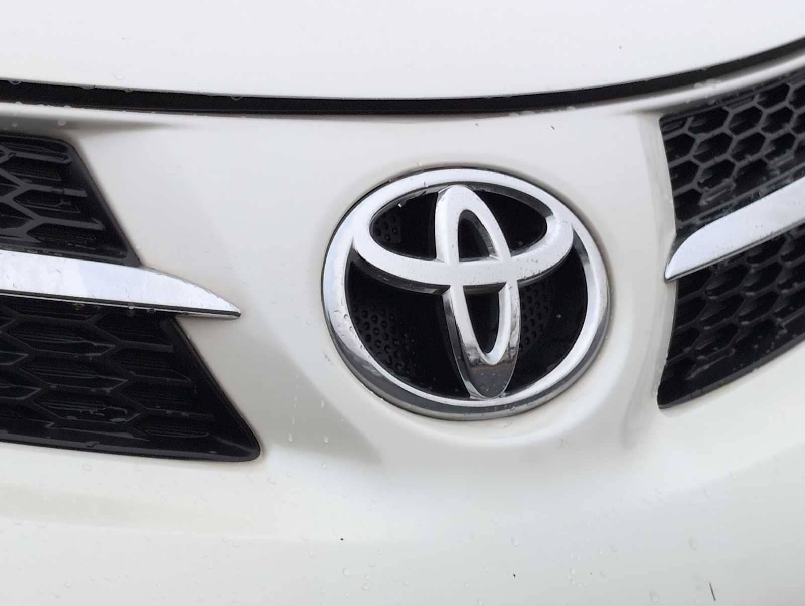 Thumbnail: 2014 Toyota RAV4 - 12