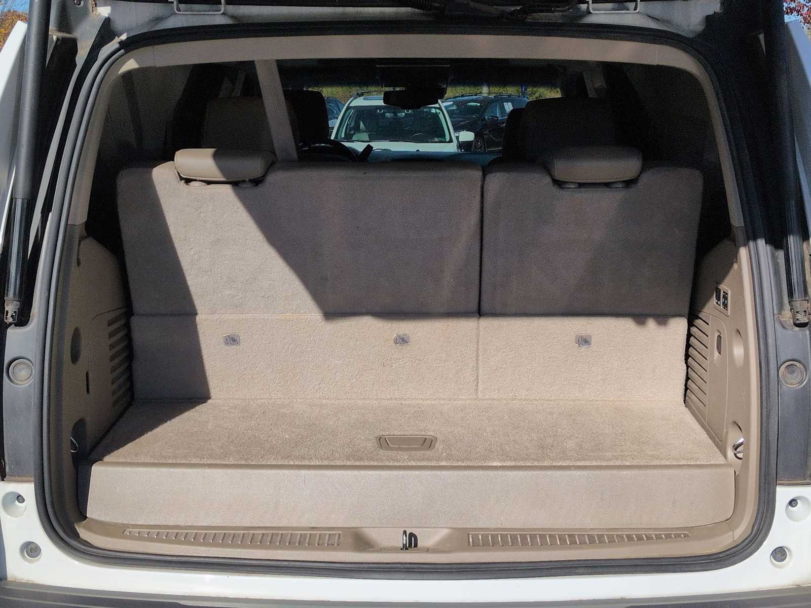 Thumbnail: 2016 Chevrolet Tahoe - 36