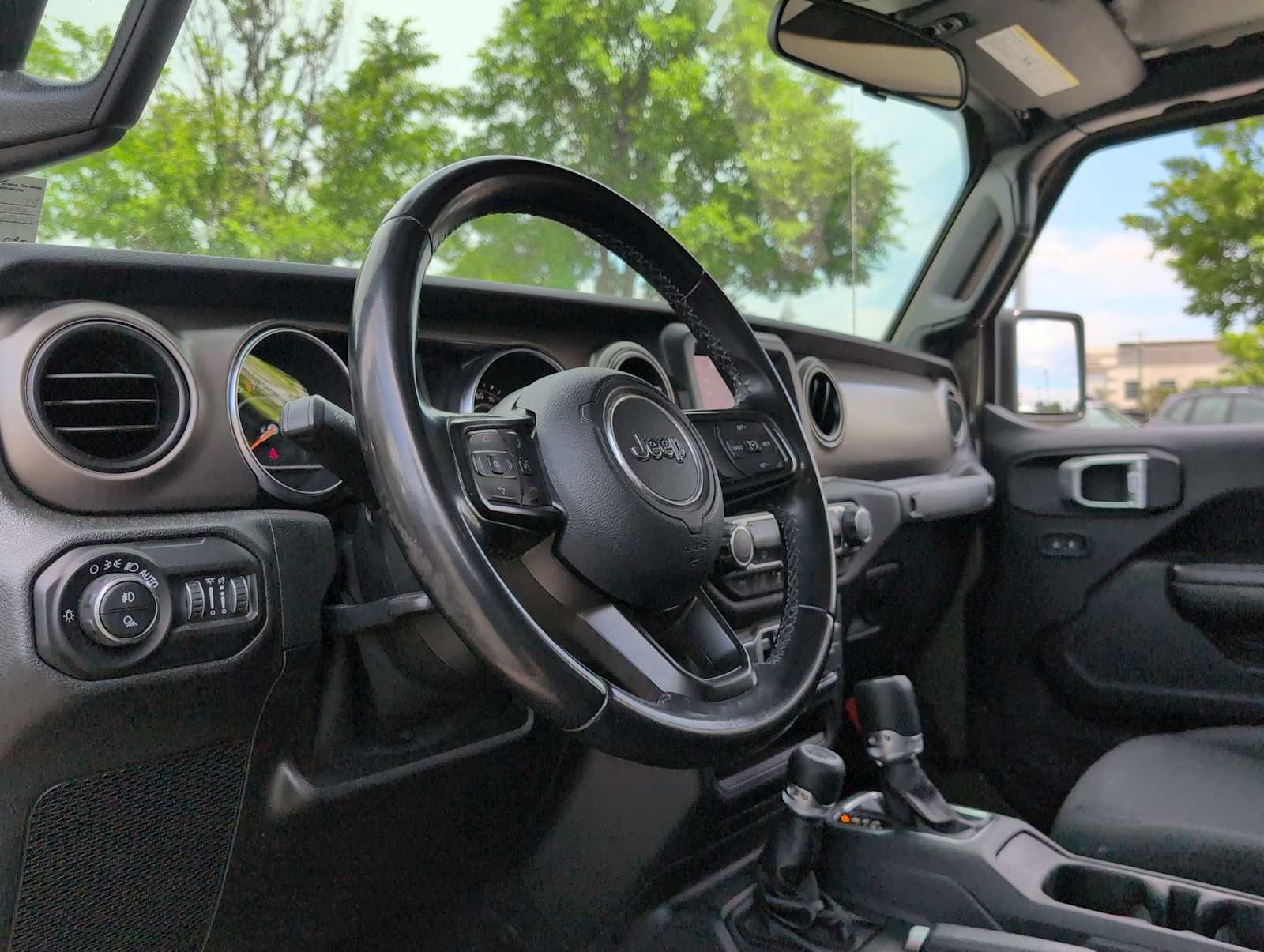 Thumbnail: 2020 Jeep Gladiator - 10
