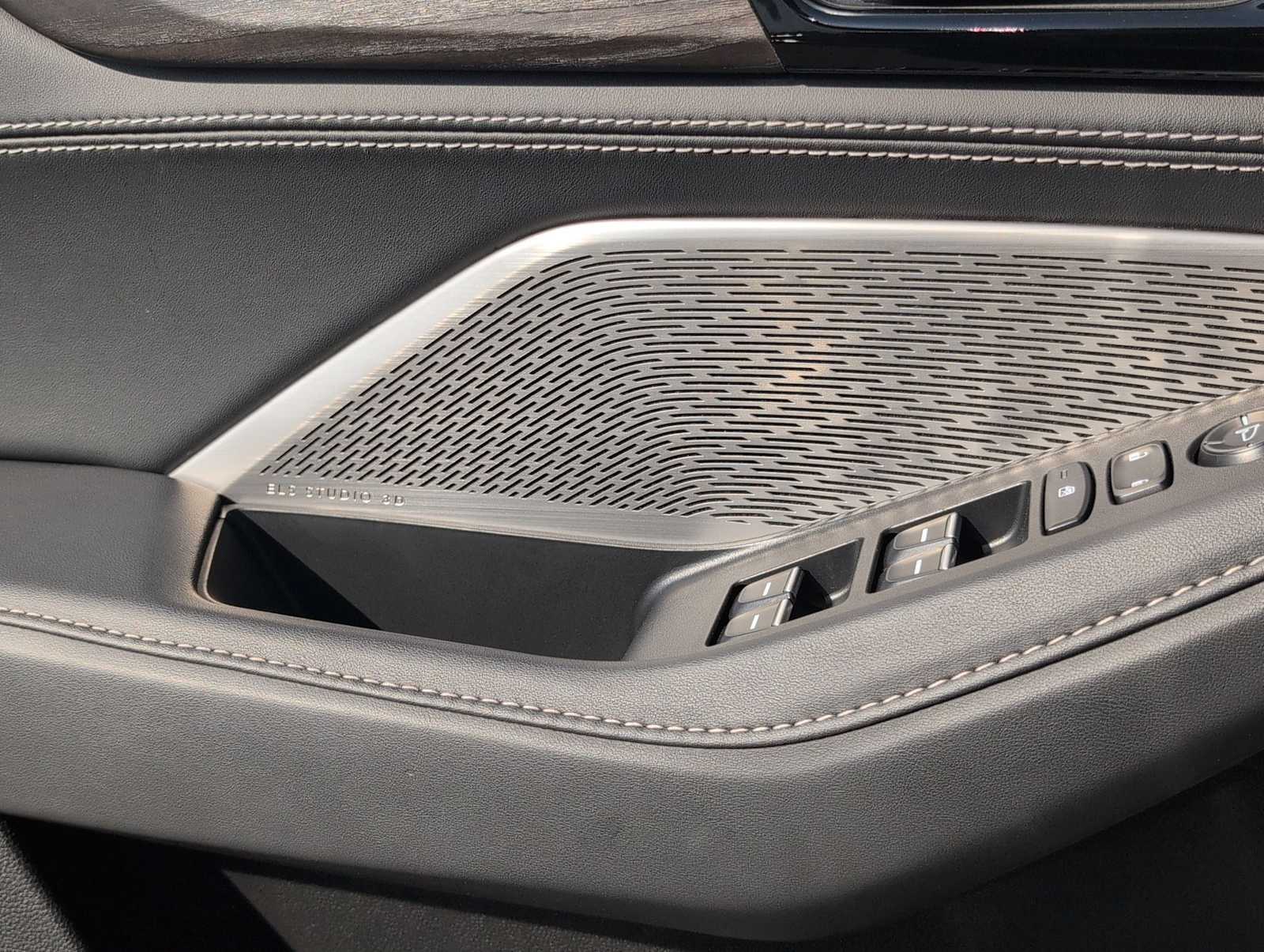 Thumbnail: 2023 Acura MDX - 30