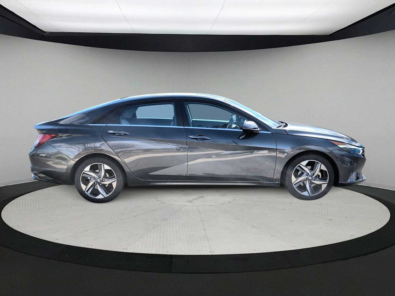 Thumbnail: 2023 Hyundai Elantra - 9