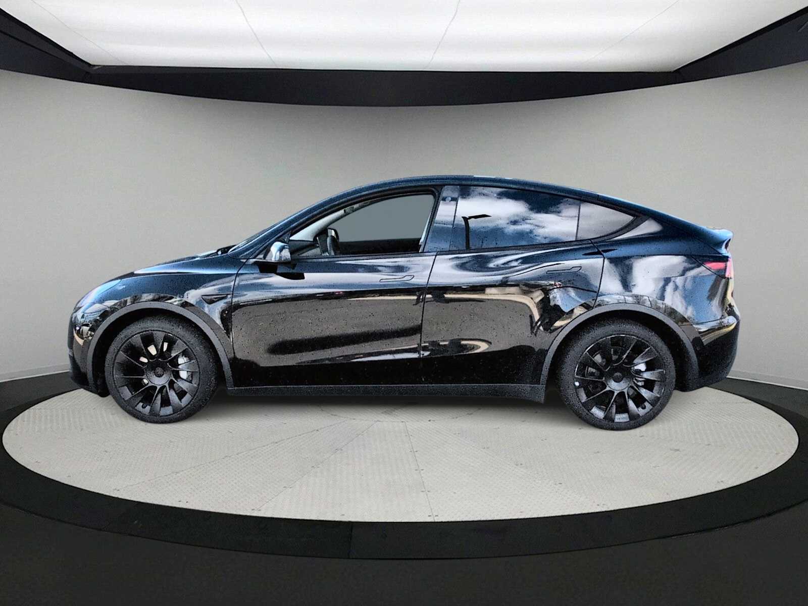 Thumbnail: 2021 Tesla Model Y - 5