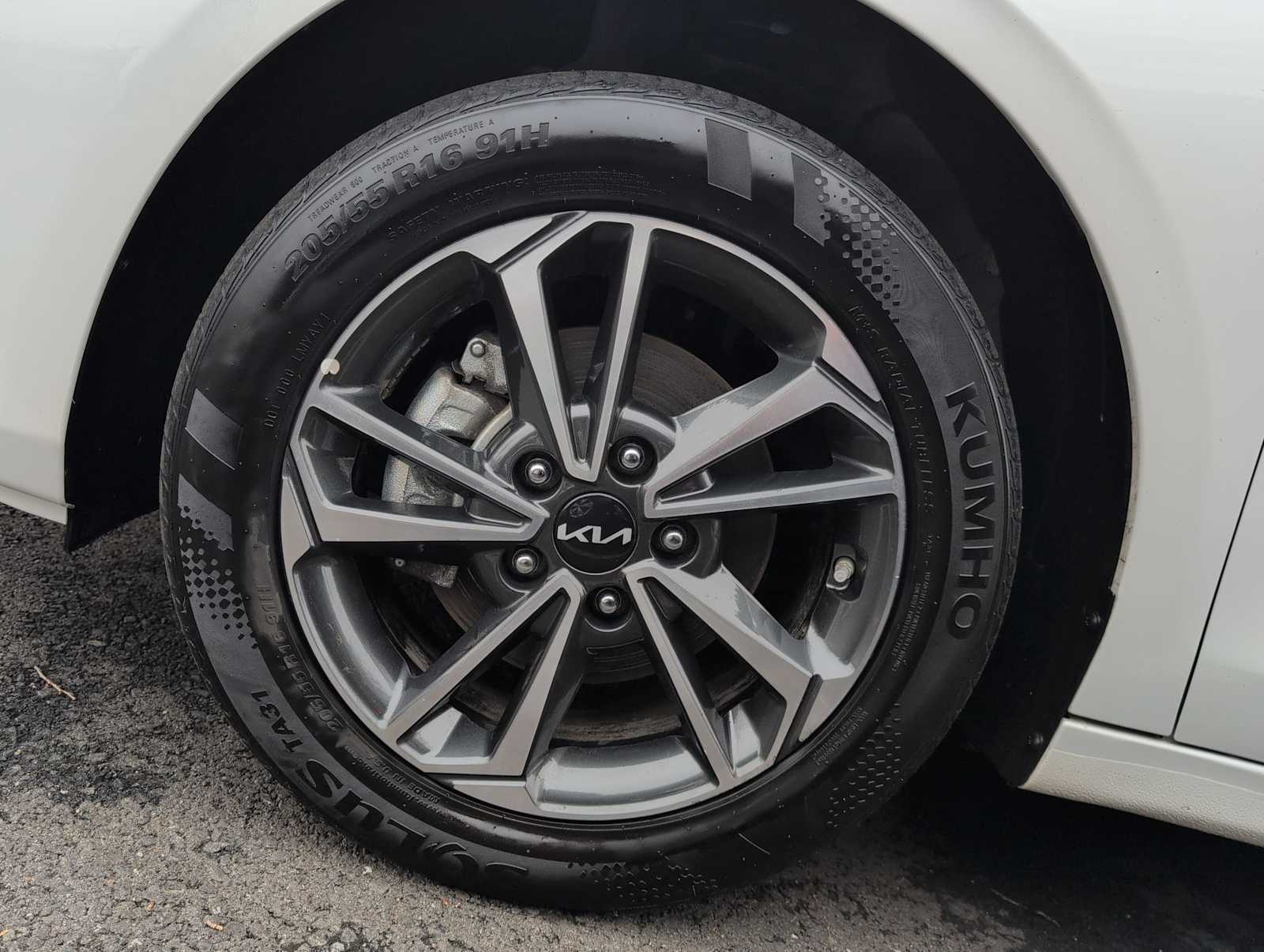 Thumbnail: 2024 Kia Forte - 14