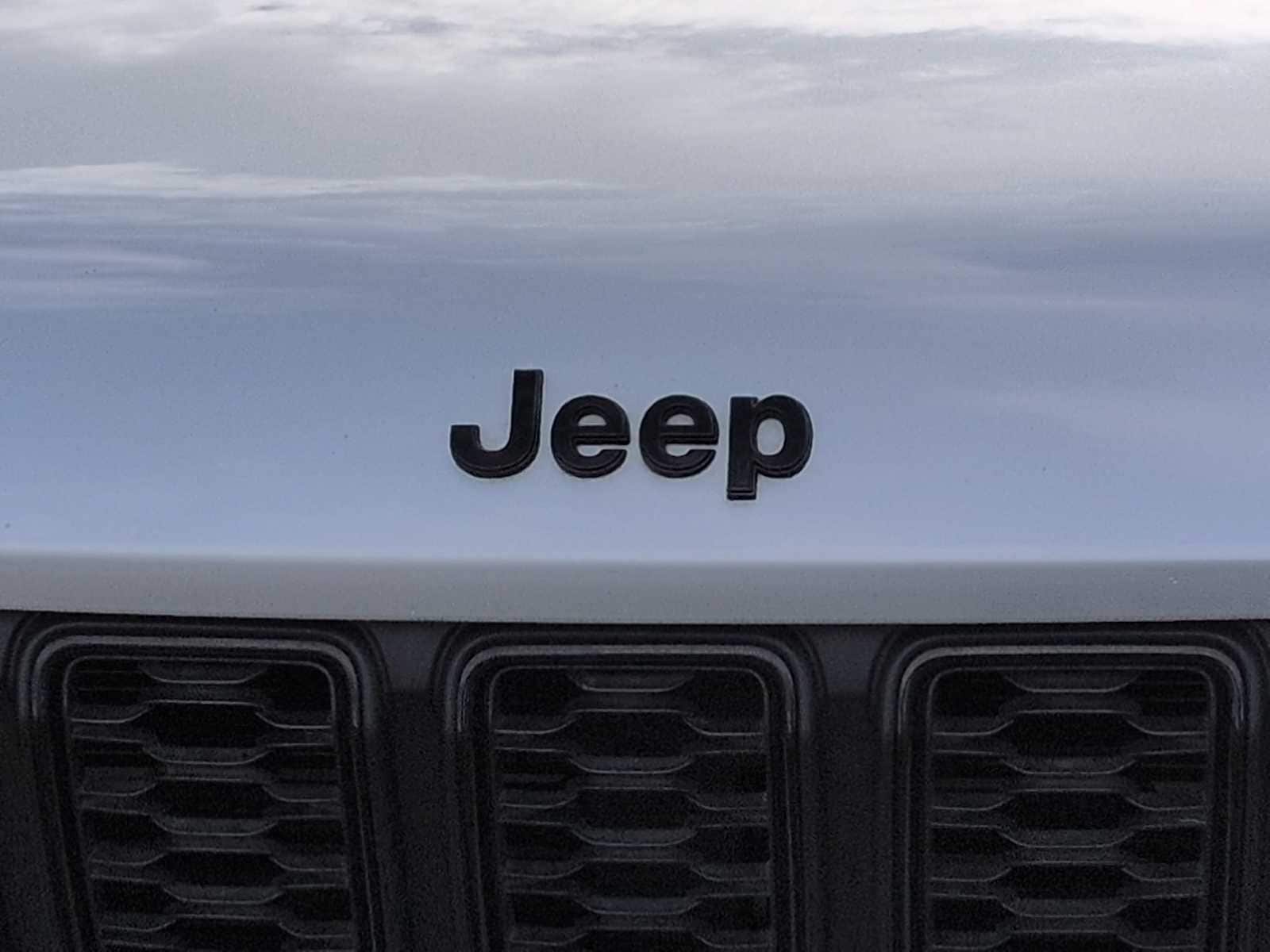 Thumbnail: 2023 Jeep Grand Cherokee L - 11