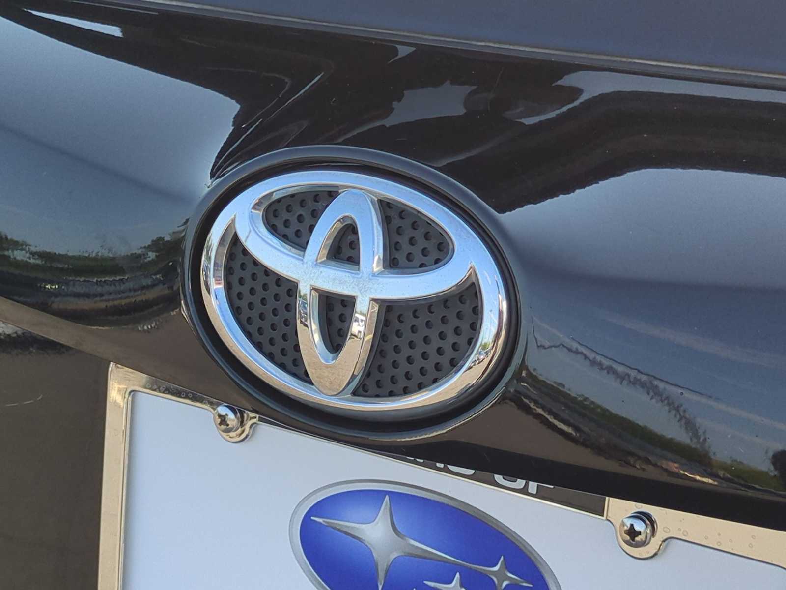 Thumbnail: 2018 Toyota RAV4 - 11