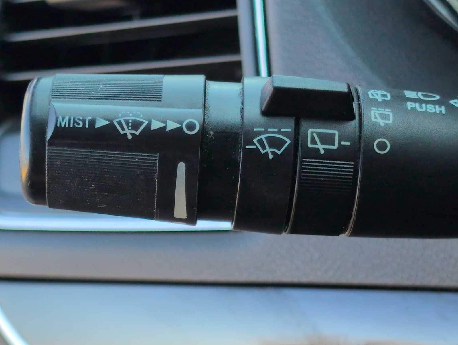 Thumbnail: 2015 Dodge Grand Caravan - 23