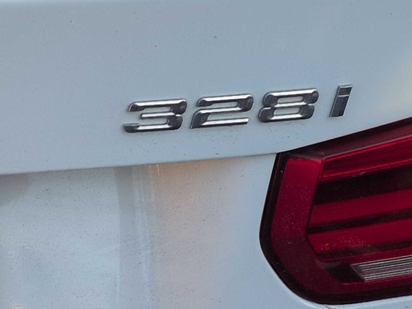 Thumbnail: 2016 BMW 3 Series - 13