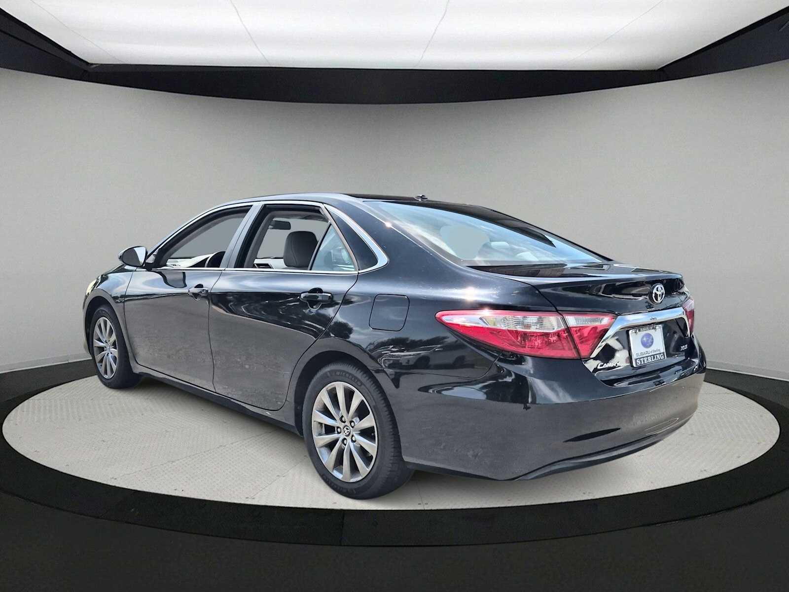 2016 Toyota Camry XLE - Photo 6