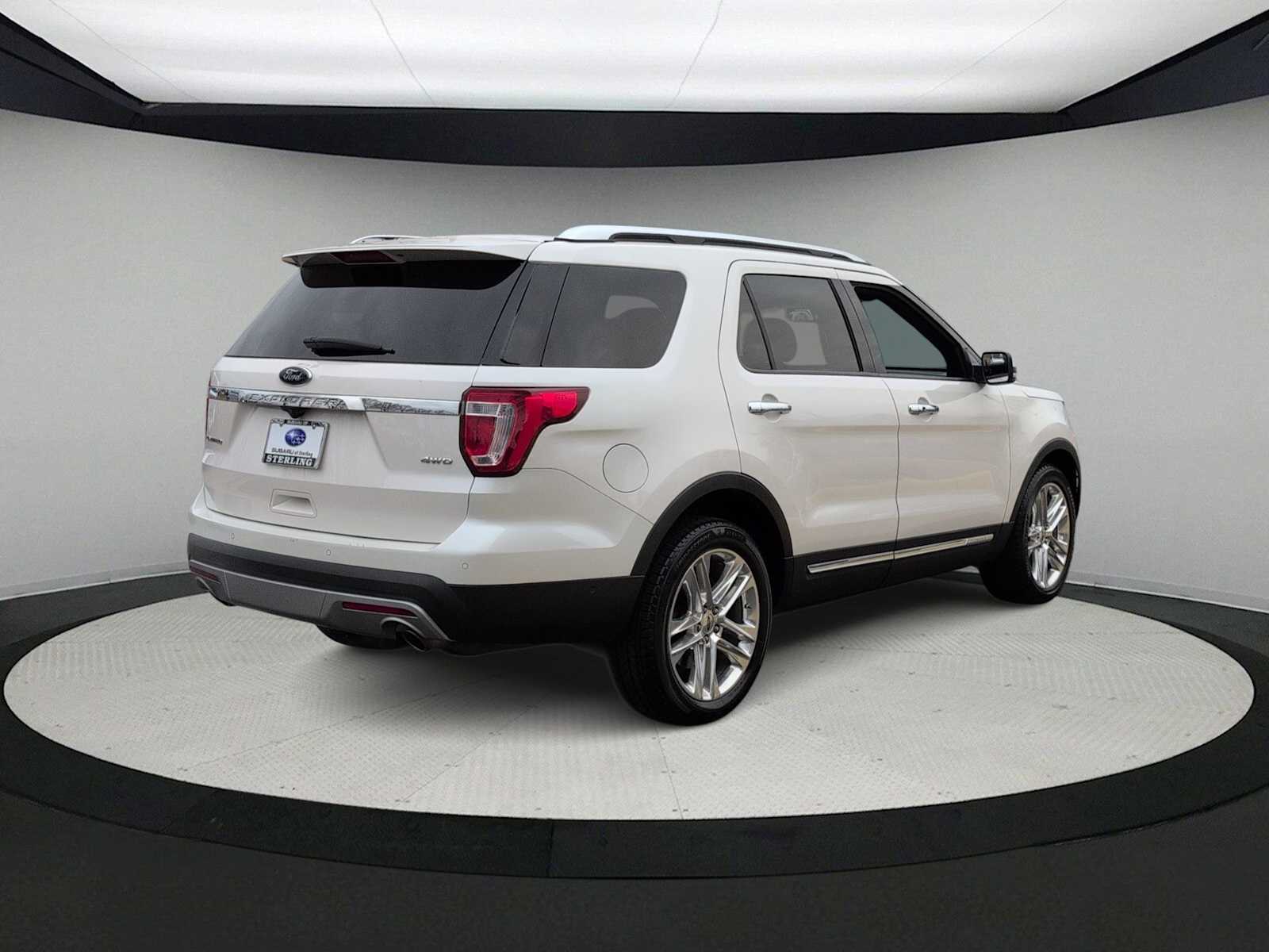 Thumbnail: 2016 Ford Explorer - 8