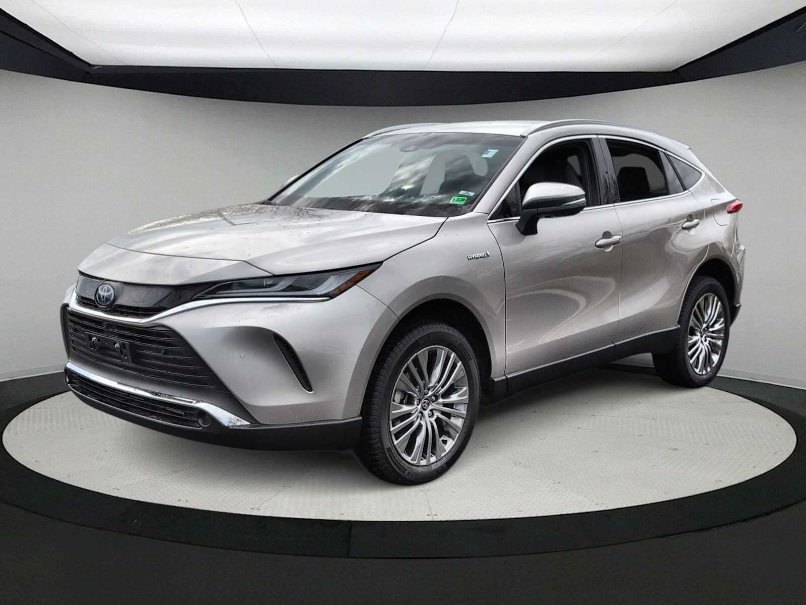 Thumbnail: 2021 Toyota Venza - 4