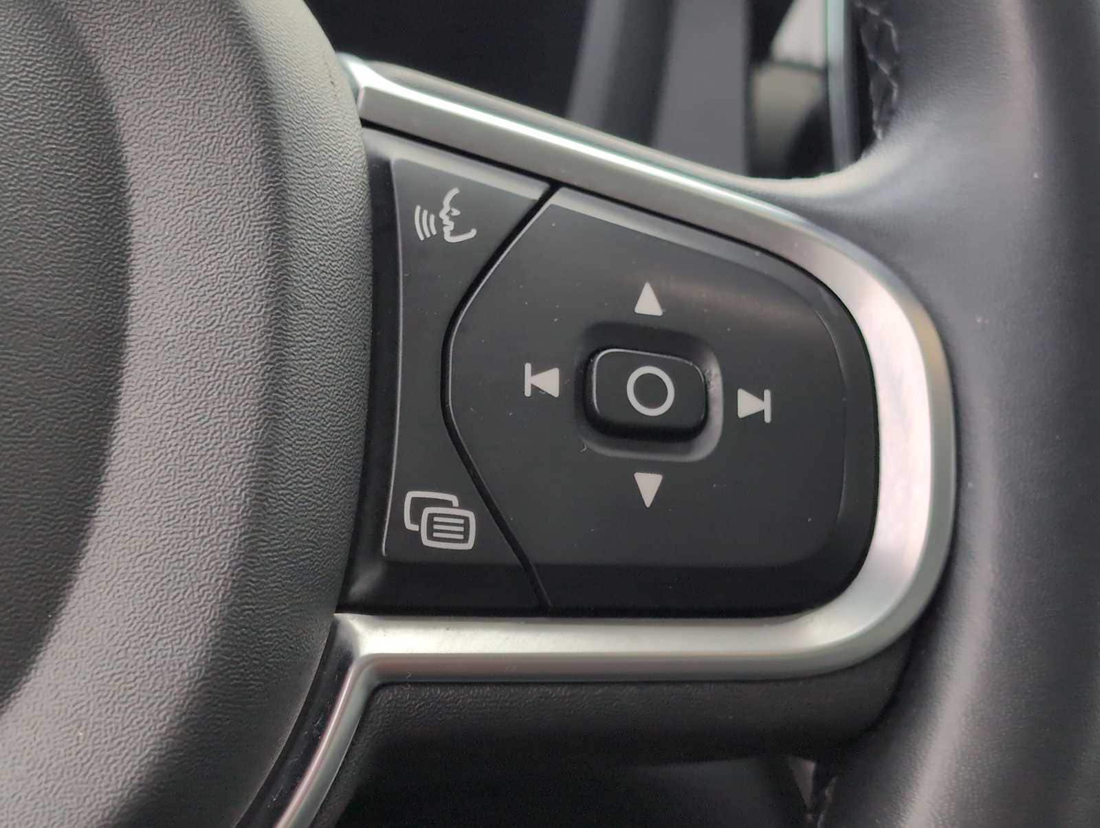 Thumbnail: 2024 Volvo S60 - 24