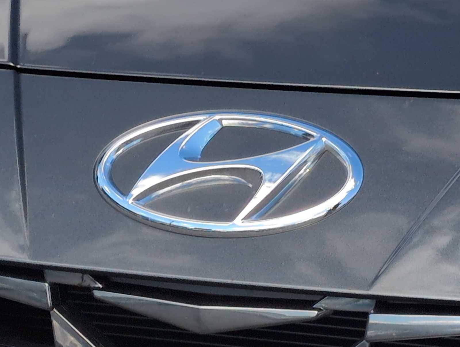 Thumbnail: 2023 Hyundai Elantra - 12