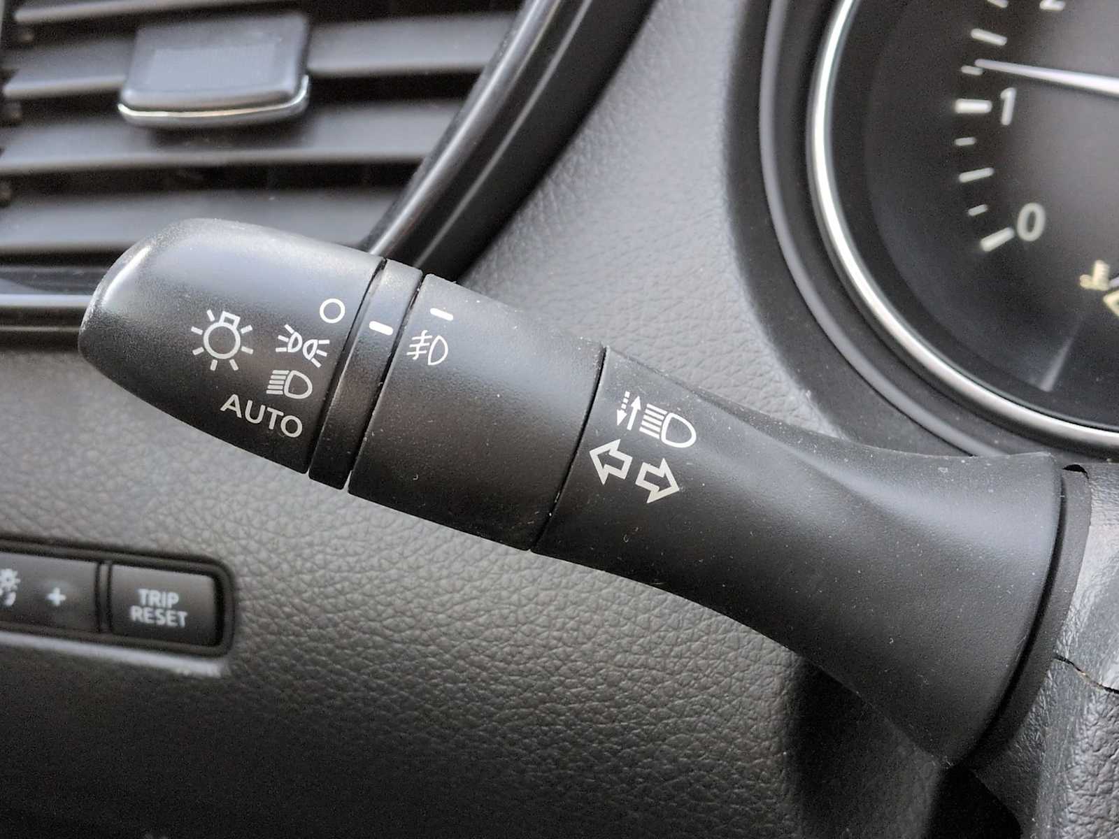 Thumbnail: 2017 Nissan Rogue Sport - 25