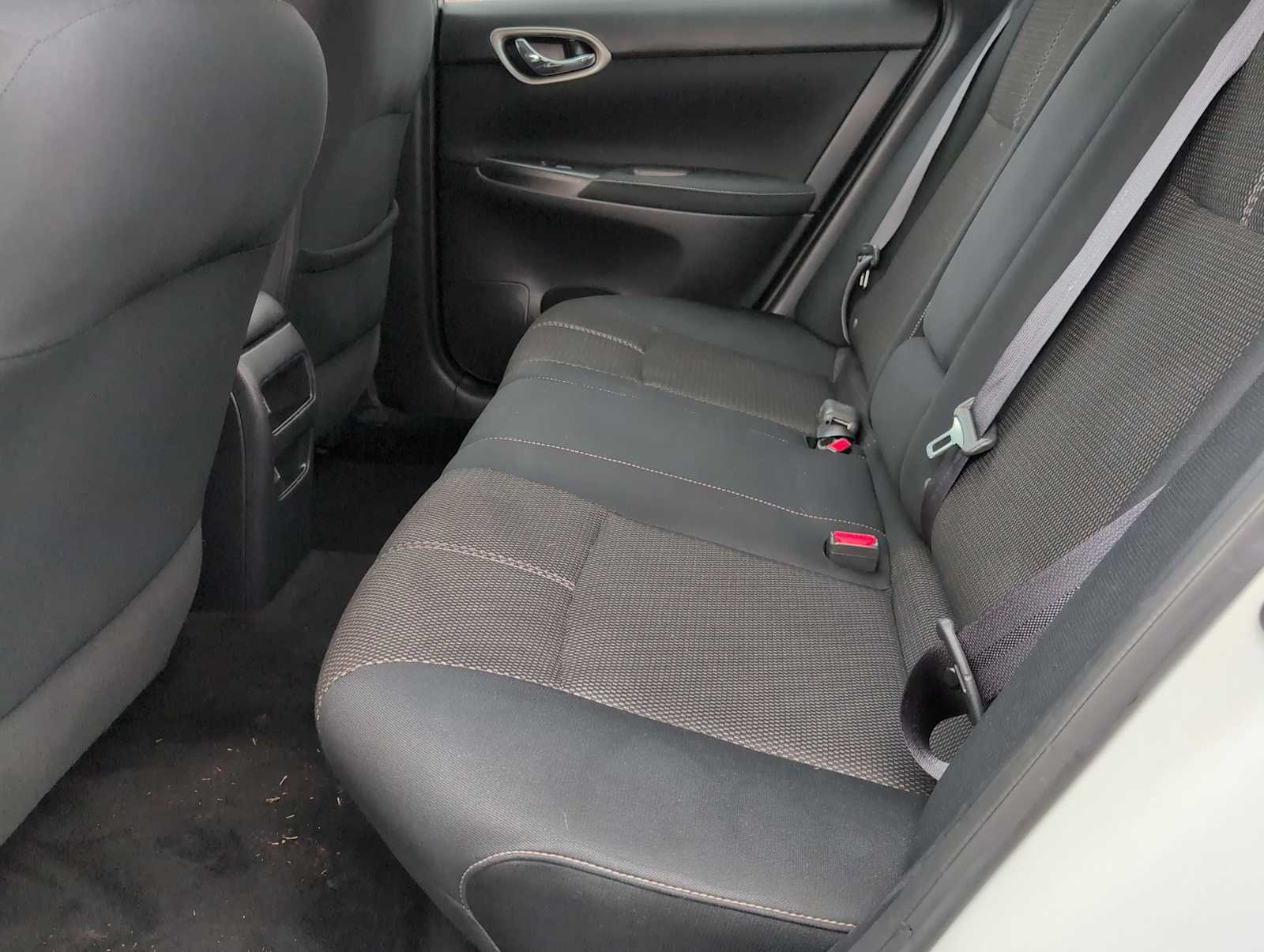 Thumbnail: 2015 Nissan Sentra - 19