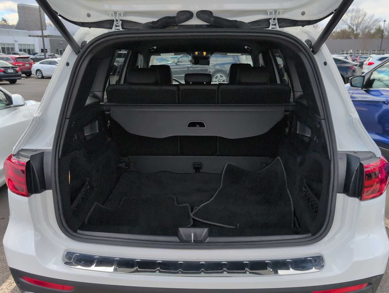 Thumbnail: 2024 Mercedes-Benz GLB - 30