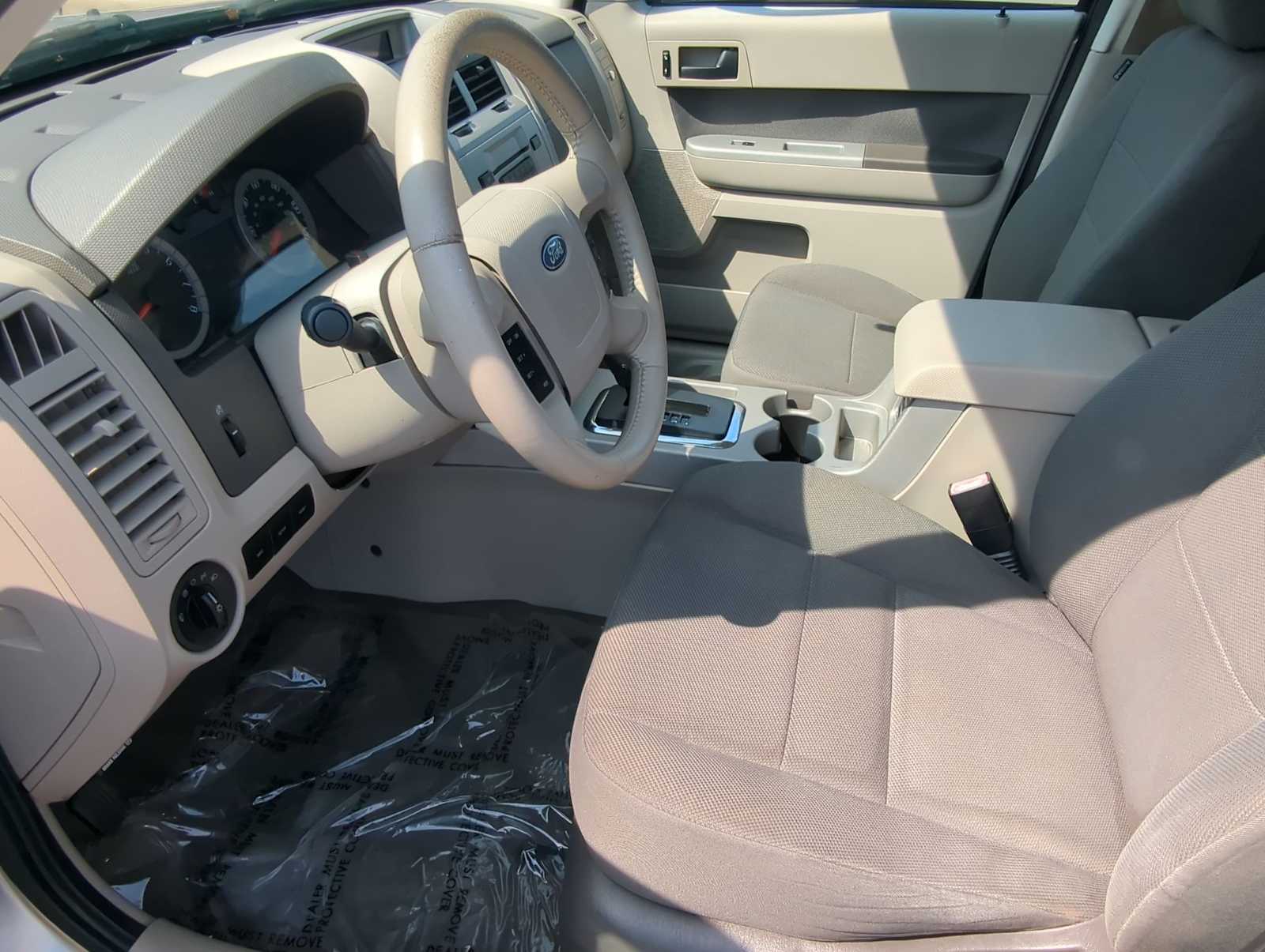 Thumbnail: 2010 Ford Escape - 9