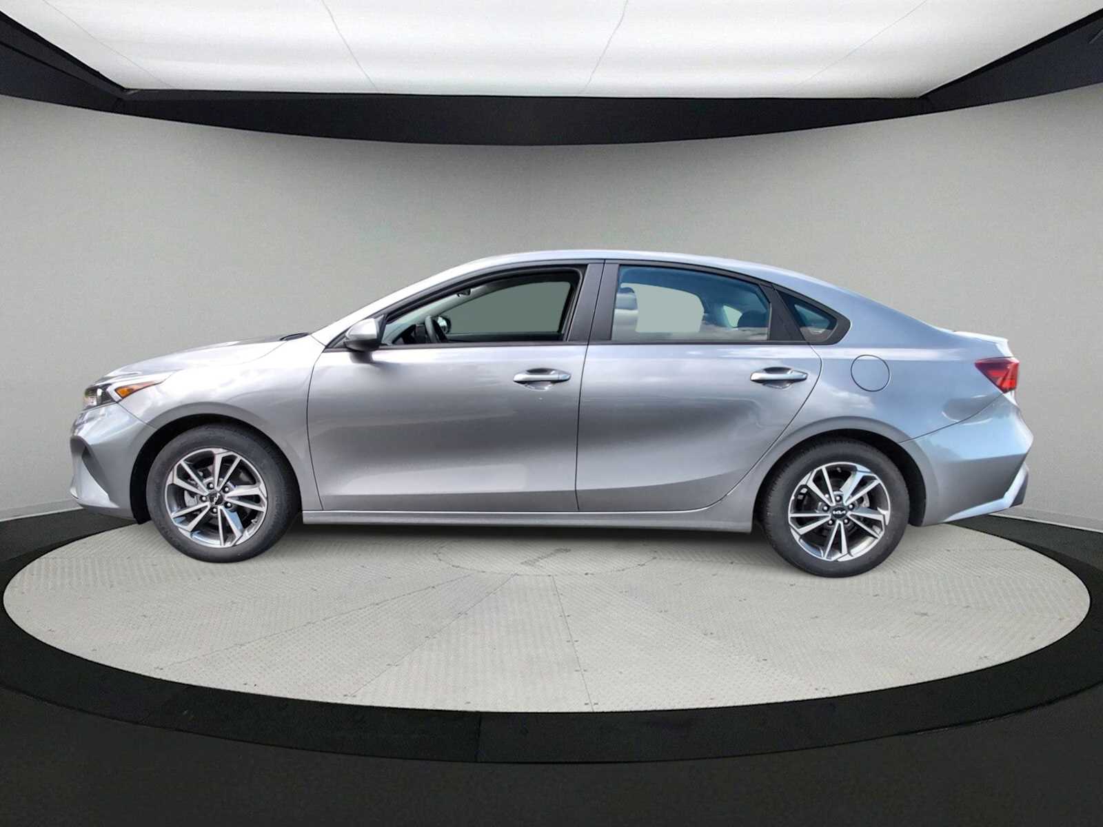 Thumbnail: 2023 Kia Forte - 5