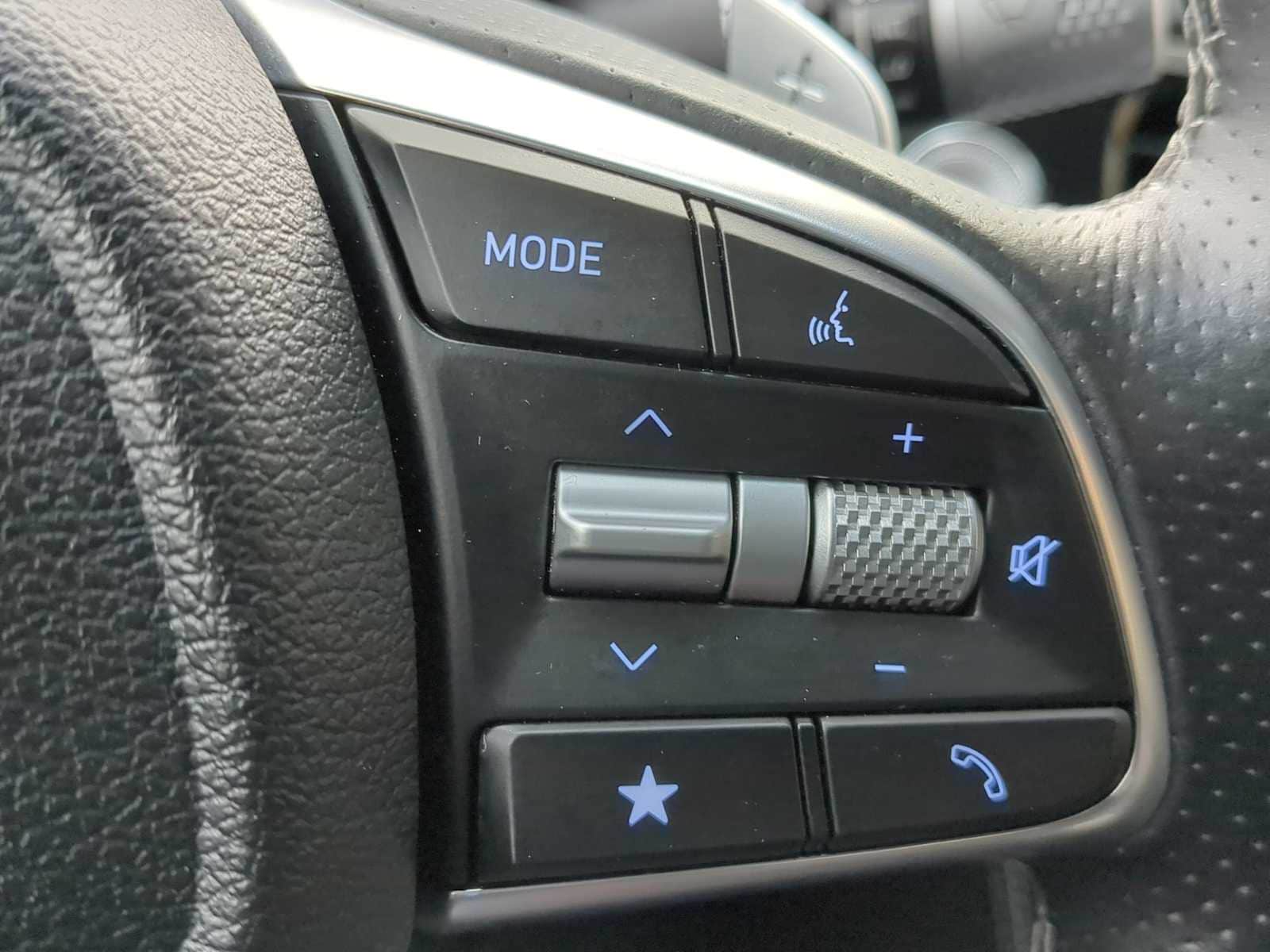 Thumbnail: 2024 Genesis G70 - 25