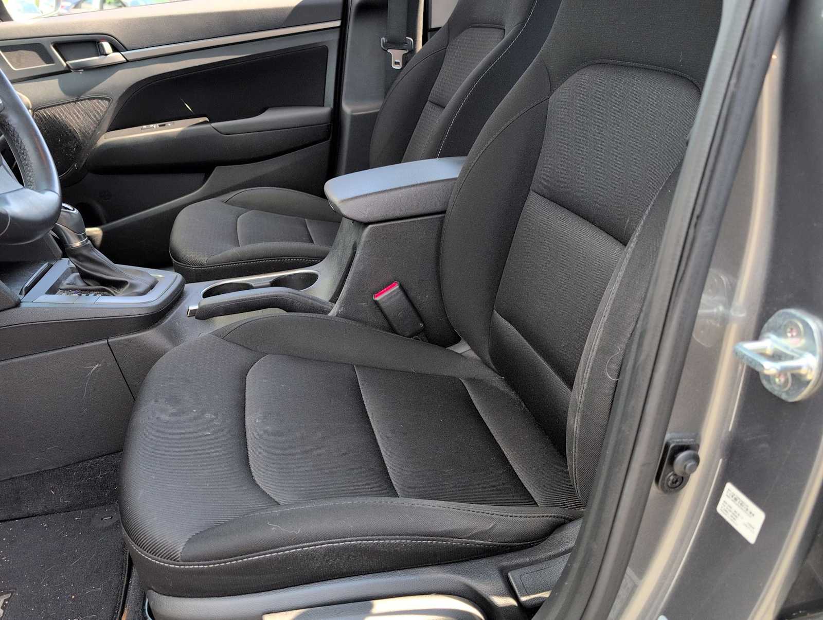 Thumbnail: 2018 Hyundai Elantra - 15