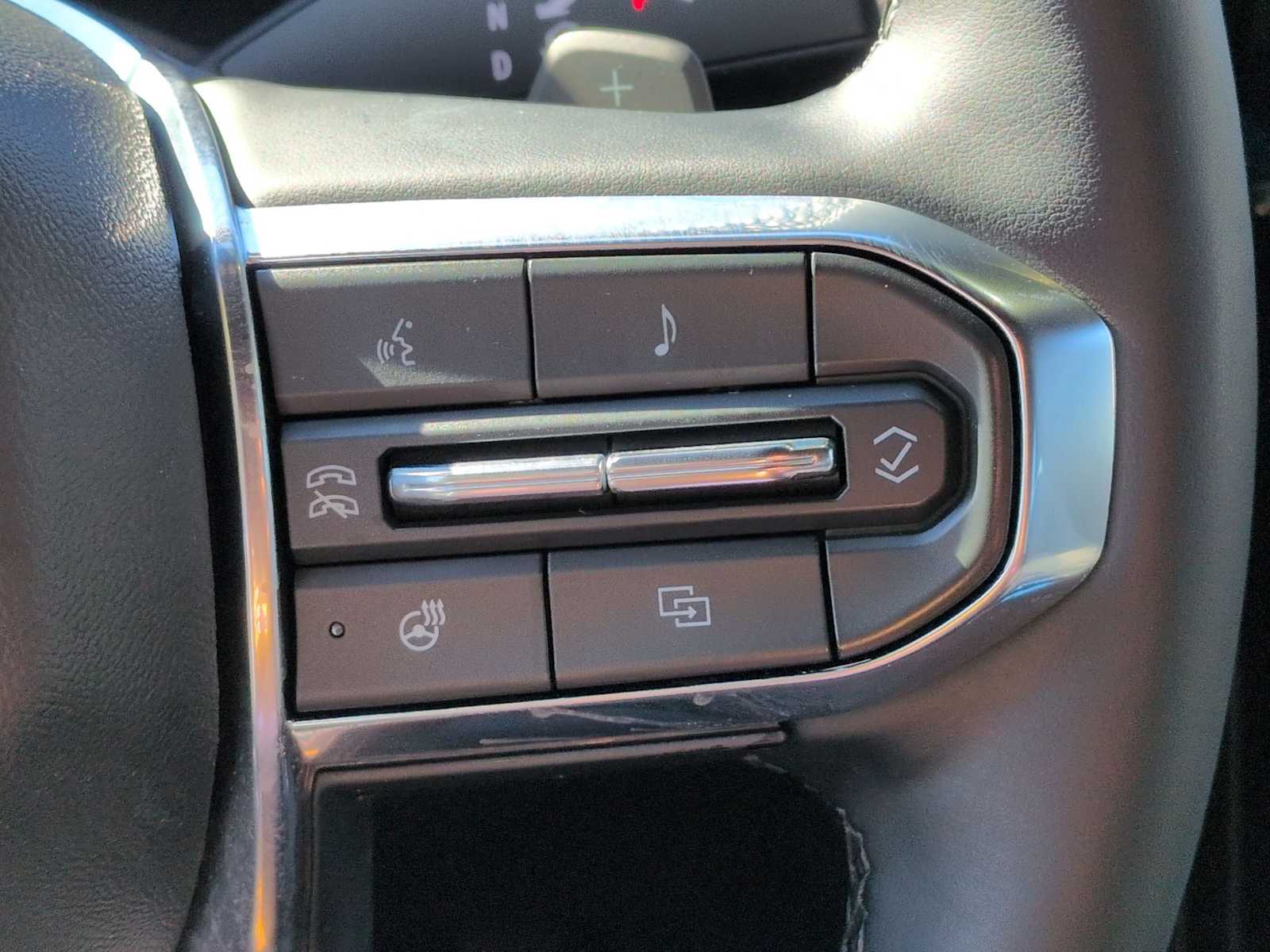 Thumbnail: 2024 GMC Acadia - 25