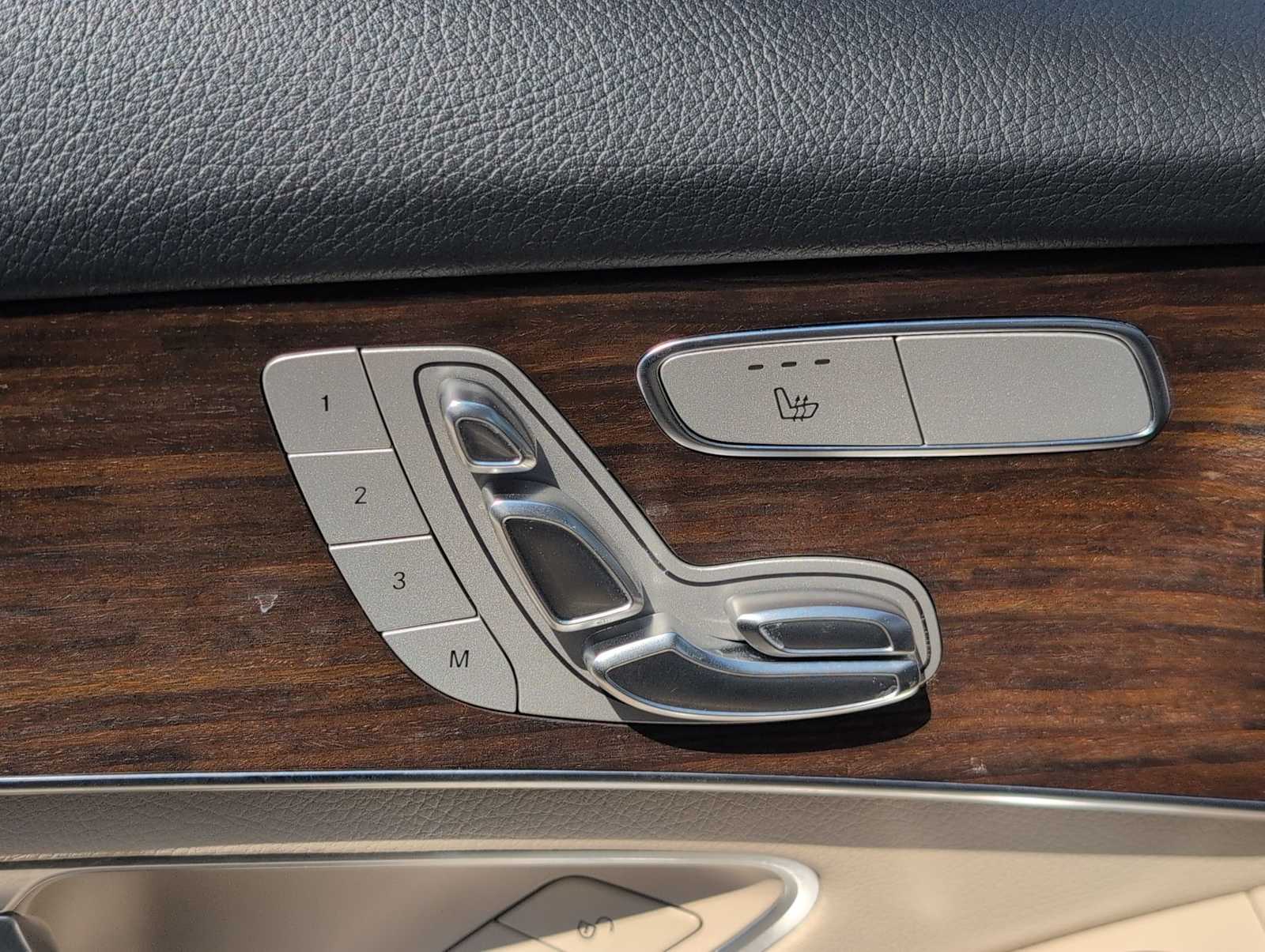 Thumbnail: 2022 Mercedes-Benz GLC - 17