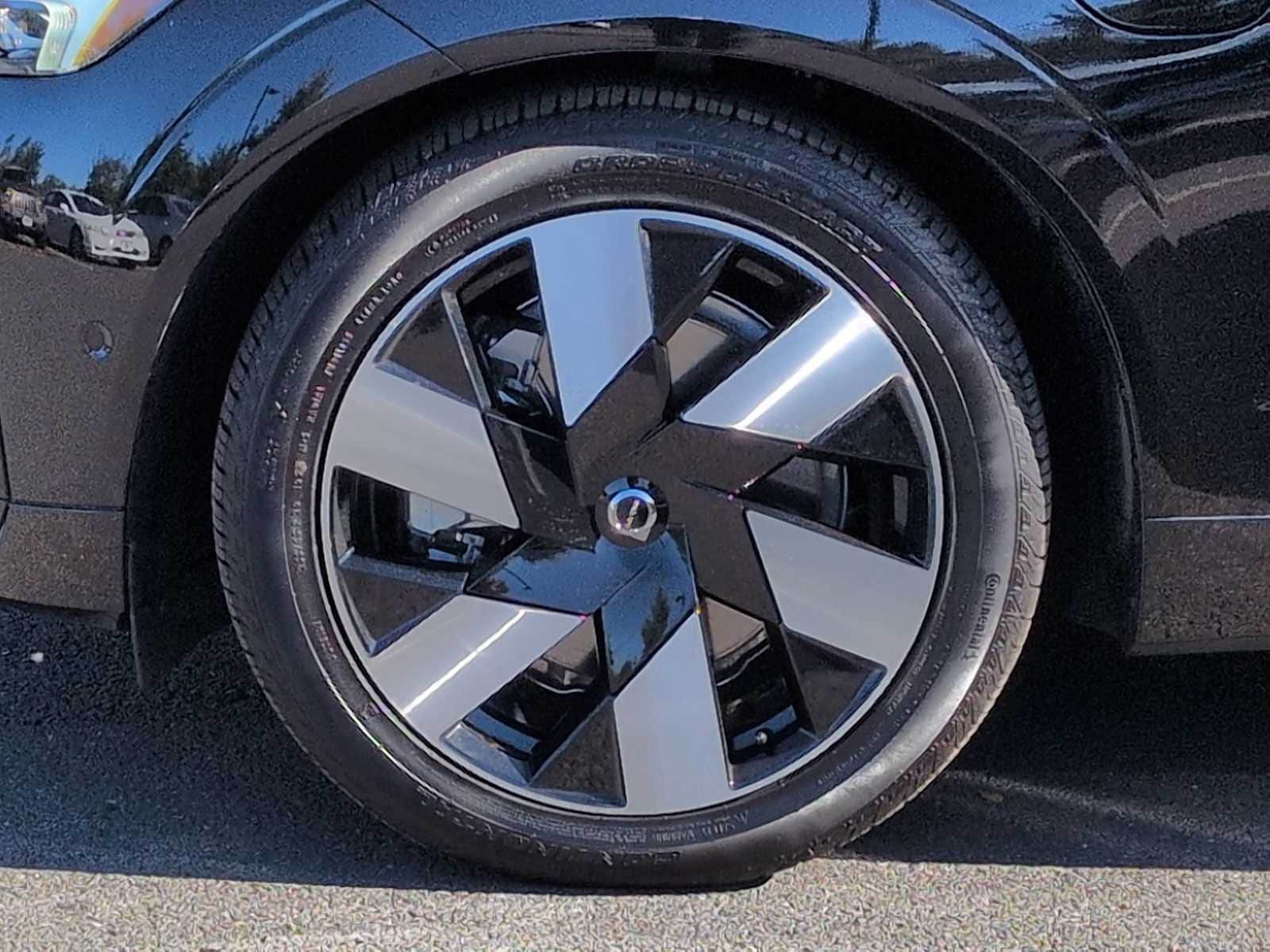 Thumbnail: 2025 Volvo XC60 - 13