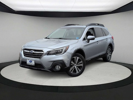 Featured Used 2018 Subaru Outback Limited SUV for Sale near Herndon, VA