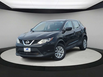 Featured Used 2017 Nissan Rogue Sport S SUV for Sale near Herndon, VA