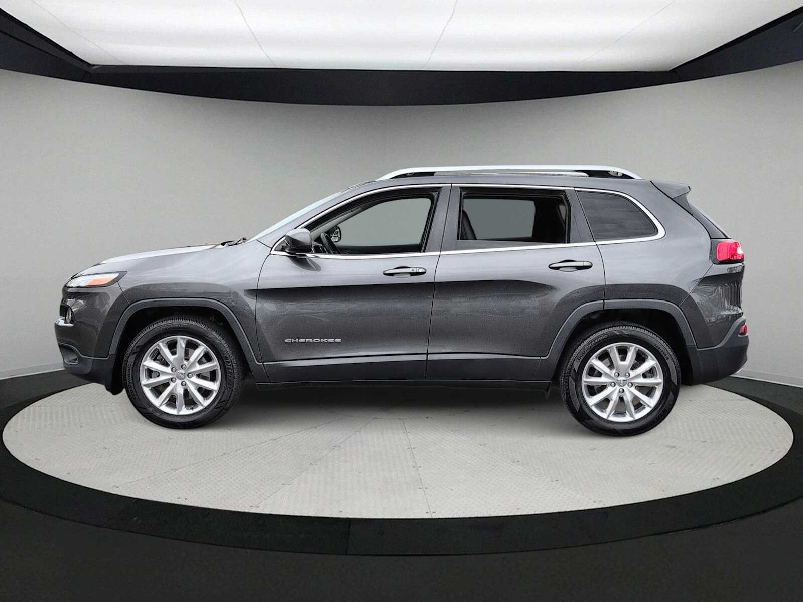 Thumbnail: 2015 Jeep Cherokee - 5