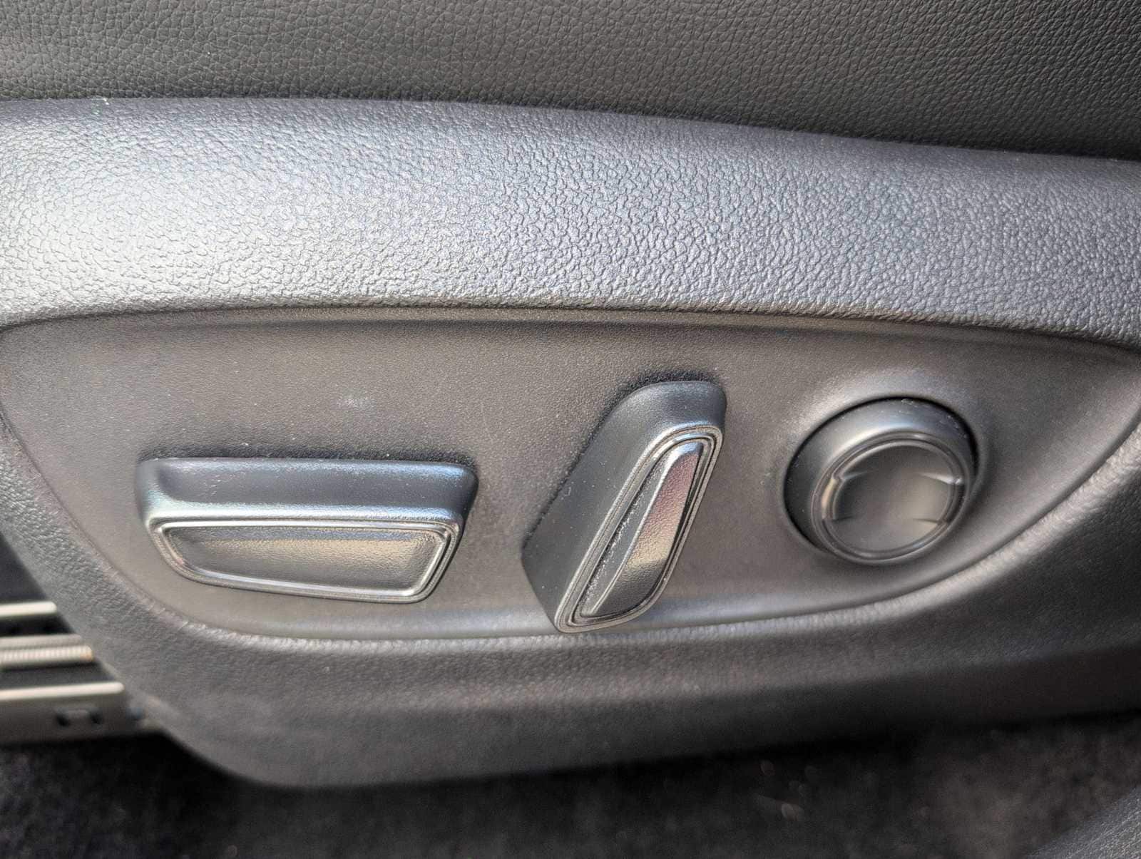 Thumbnail: 2025 Toyota Grand Highlander - 17