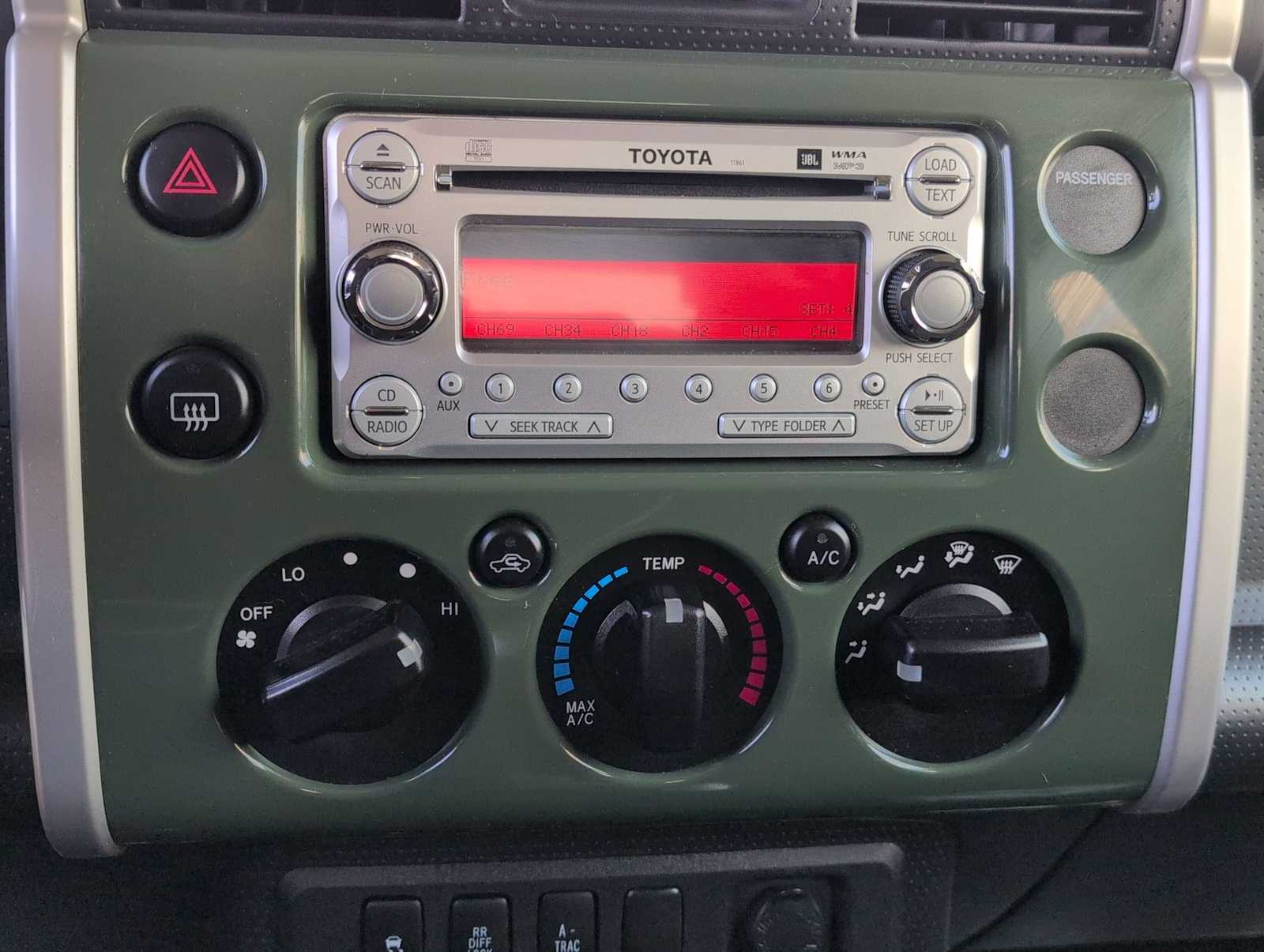 Thumbnail: 2012 Toyota FJ Cruiser - 25