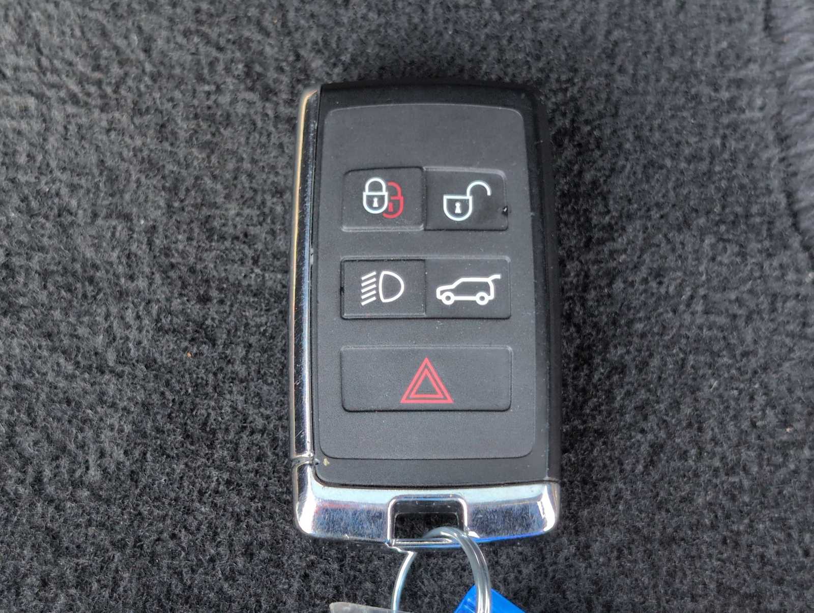 Thumbnail: 2025 Land Rover Range Rover Velar - 35