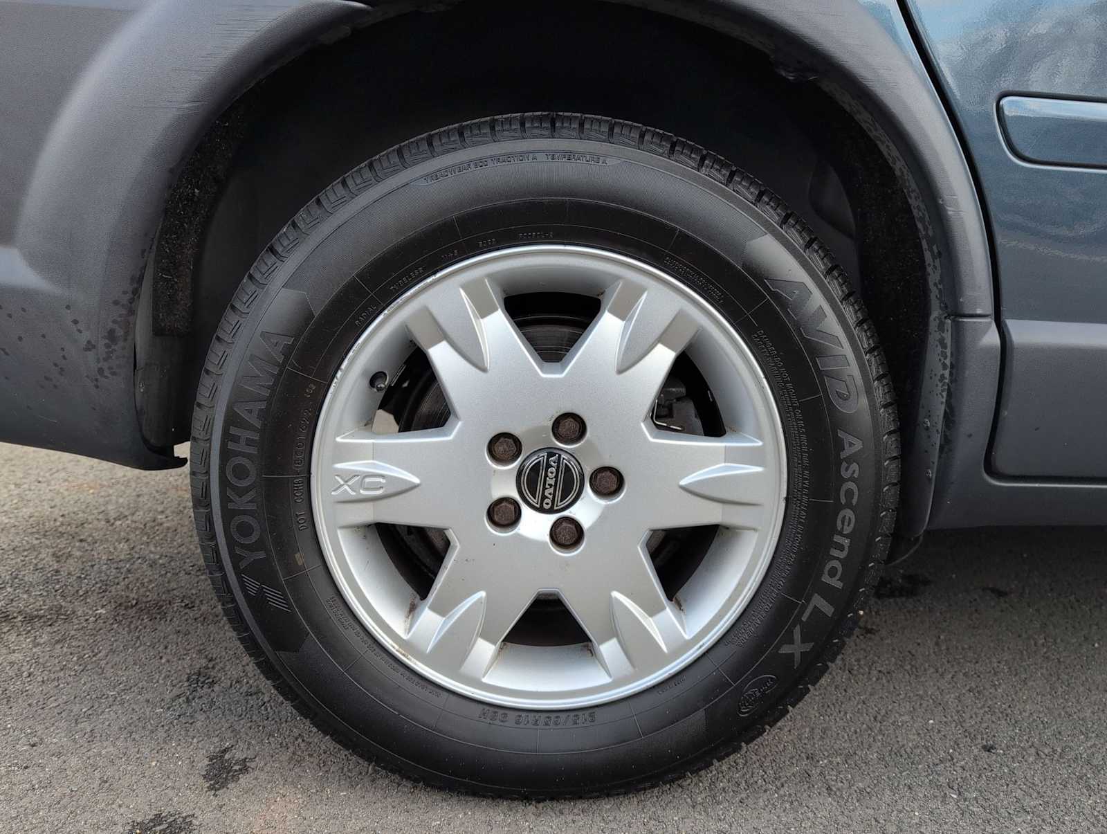 Thumbnail: 2005 Volvo XC70 - 14