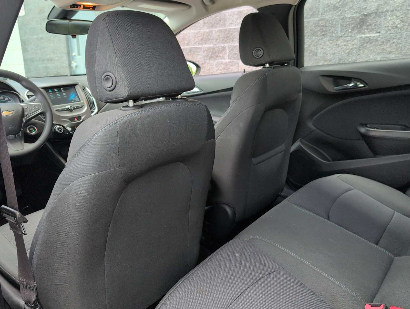 Thumbnail: 2017 Chevrolet Cruze - 18