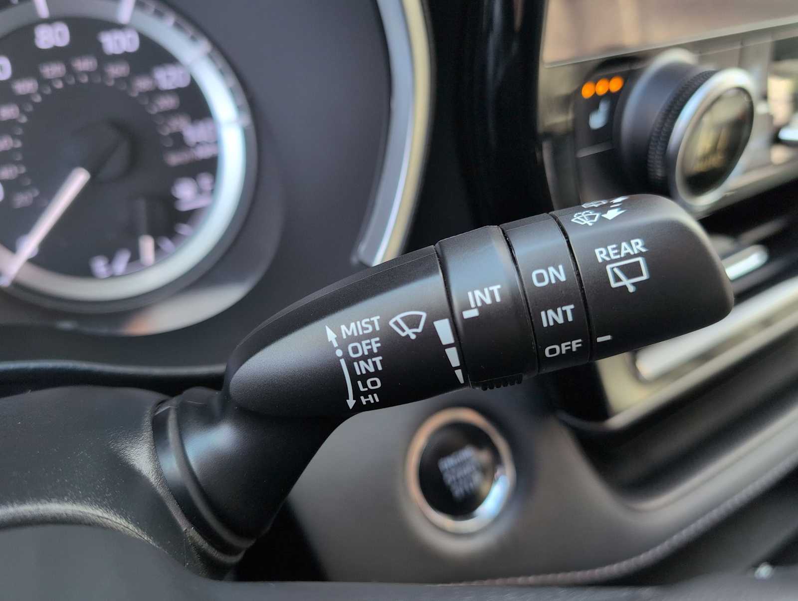 Thumbnail: 2023 Toyota Highlander - 26