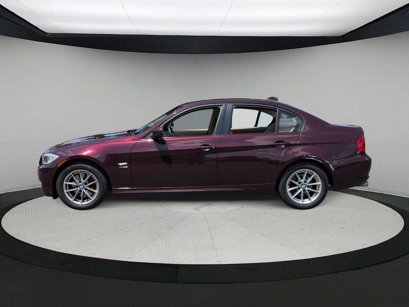 Thumbnail: 2010 BMW 3 Series - 5